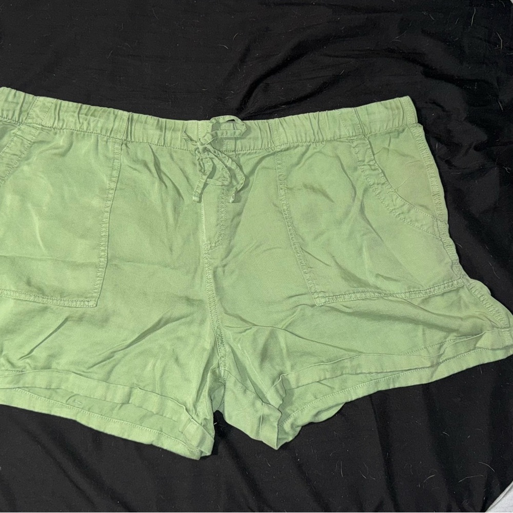 GAP Women's Green Cargo Shorts